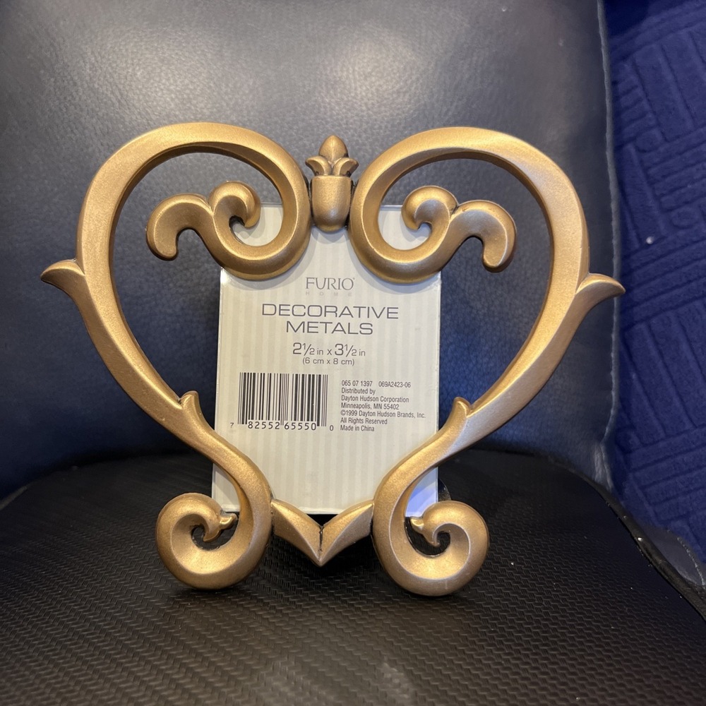 Furio Home Vintage Mini Metal Frame 2.5x3.5" Heart Frame